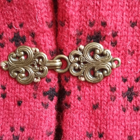 Susan Bristol Vintage Nordic Wool Cardigan Red, Black and Beige Womens Sweater - Picture 5 of 8